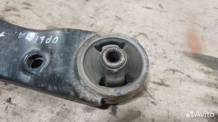 Рычаг передний нижний правый Kia Optima 3 TF