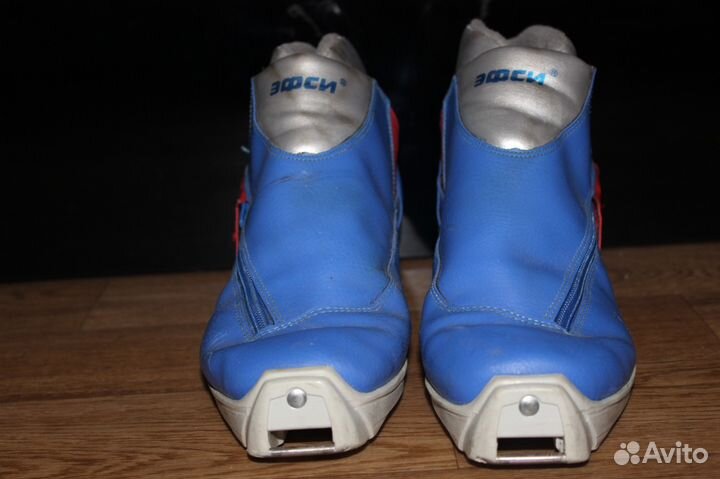 Продам лыжные беговые ботинки