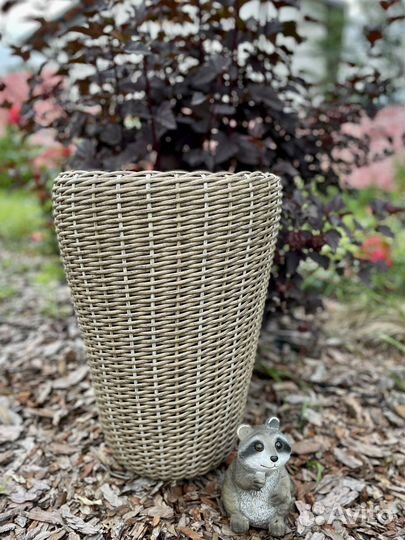 Кашпо из ротанга