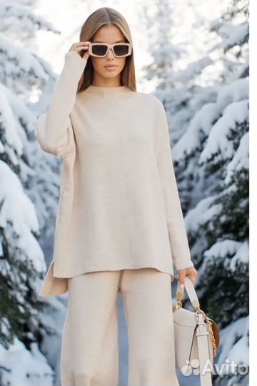 Теплый вязаный костюм с брюками