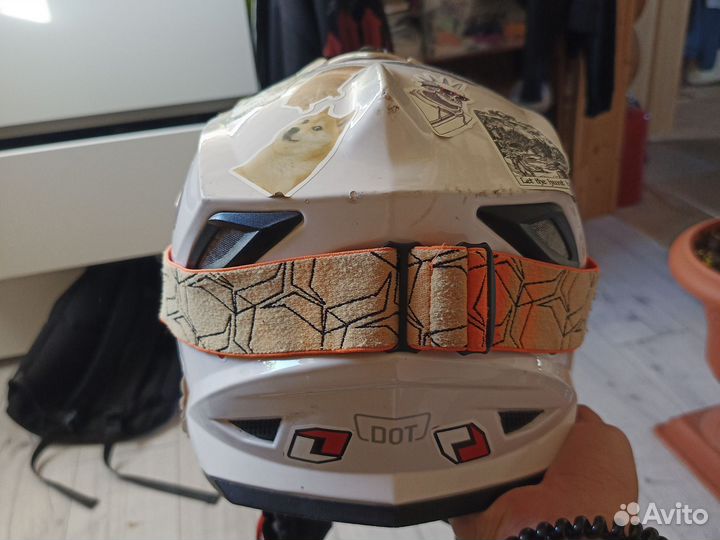 Мотокроссовый шлем