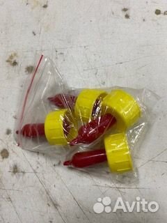 Привинчивающаяся соска к бутылке для ягнят.козлят