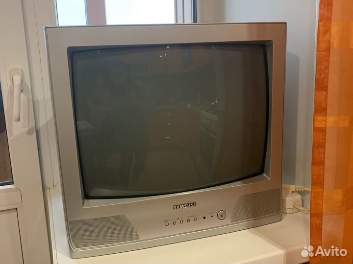 Телевизор samsung