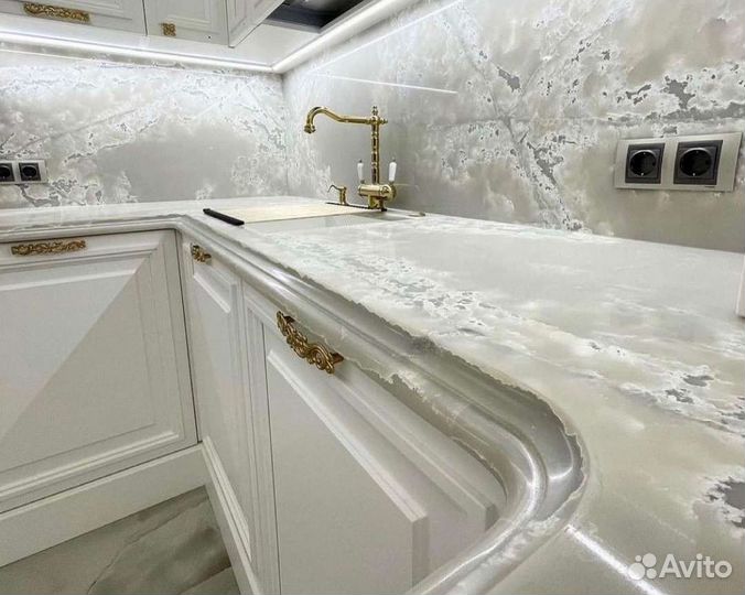 Столешница из кварцевого камня кухня,ванная