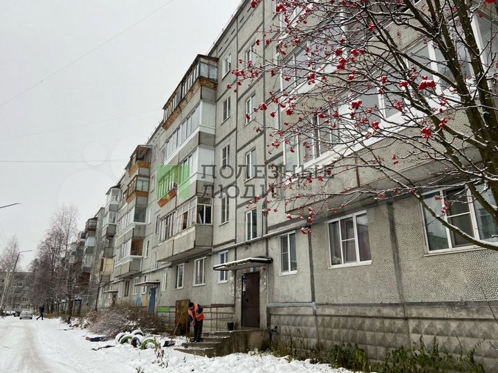 2-к. квартира, 44 м², 1/5 эт.