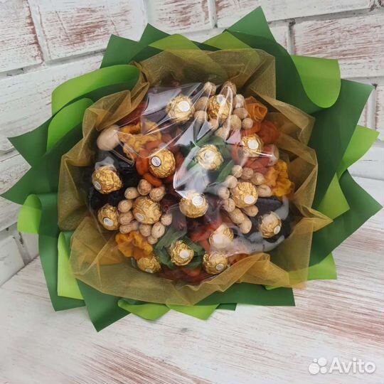 Букет из сухофруктов и орехов