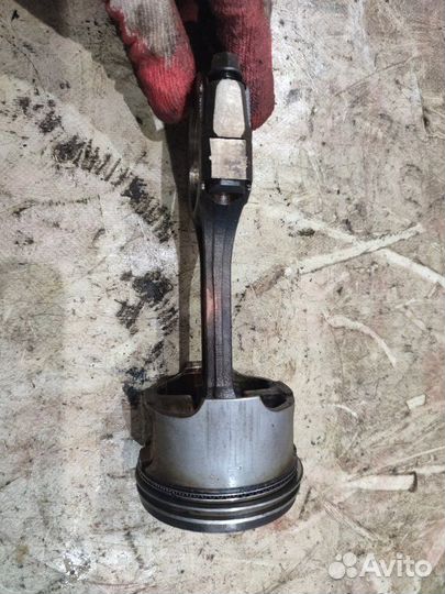 Поршень с шатуном Renault Symbol LB0C K7JA700 2006