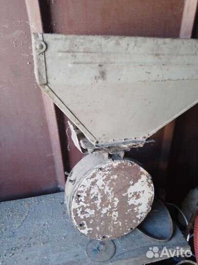 Крупорушка зернодробилка