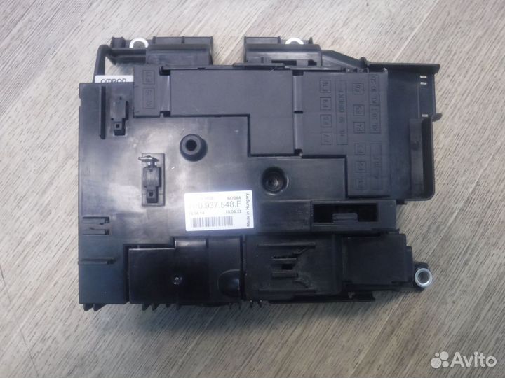 Блок предохранителей Volkswagen Touareg 2012