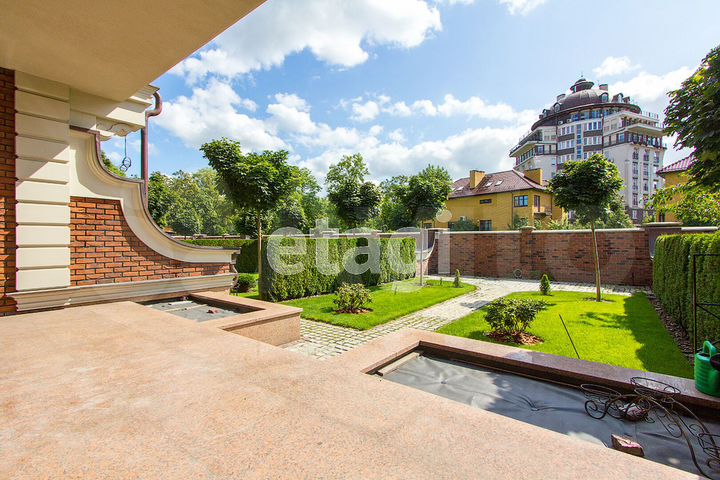 5-к. квартира, 384 м², 1/3 эт.