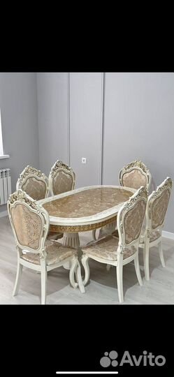 Столы и стулья