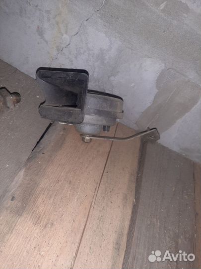 Сигнал на Мазда 3