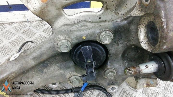 Ступица передняя левая Hyundai Genesis 2 2013