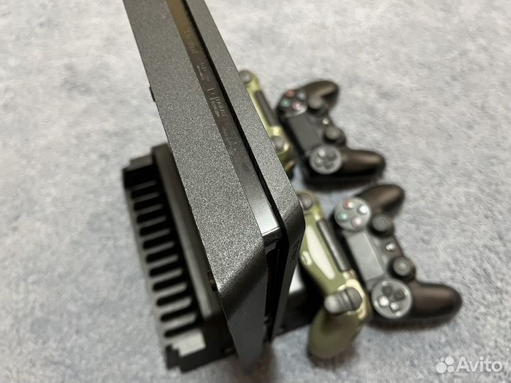 Ps 4 slim +4 джостика + док станция и + 3 игры в п