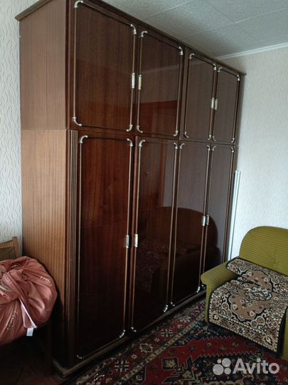 Шкаф распашной