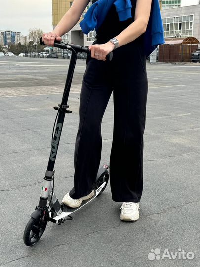 Самокат городской взрослый Roces