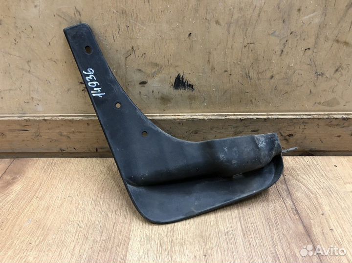 Брызговик передний правый Nissan Murano Z51 08-15