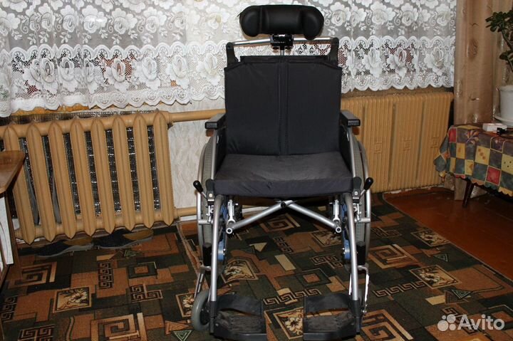 Инвалидное кресло-коляска