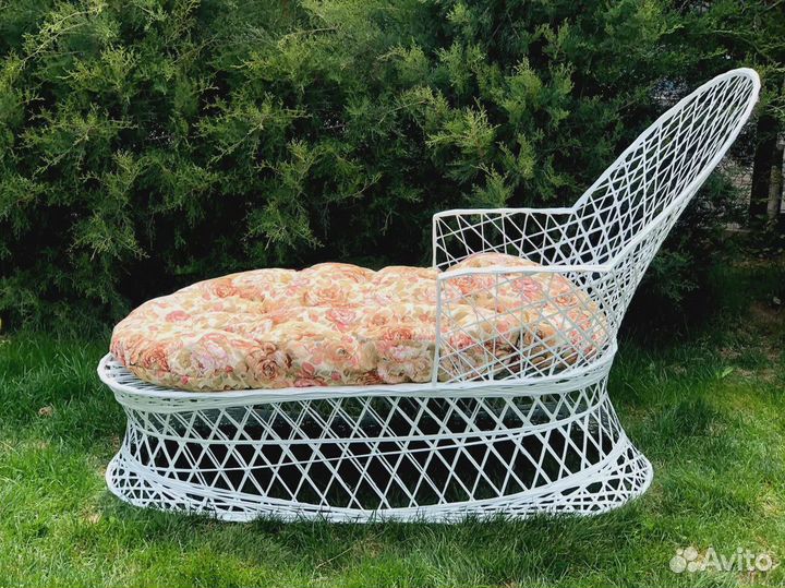 Шезлонг, лежак, лежанка плетеная от фабрики