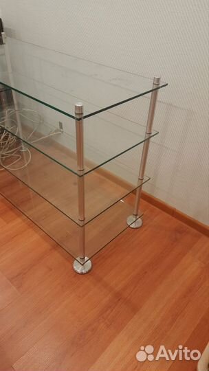 Стойки для акустики и аппаратуры