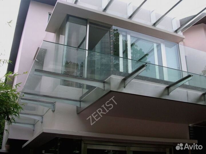 Стеклянный козырек на профиле