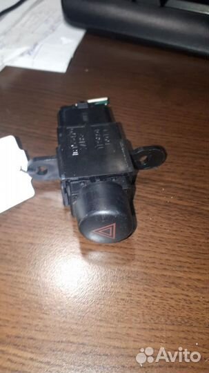 Кнопка аварийной сигнализации Toyota Celica ZT23