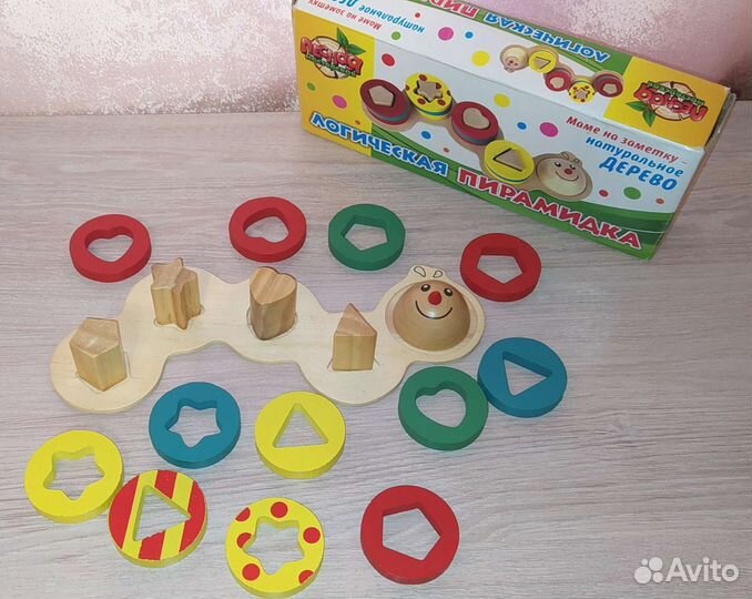 Логическая пирамидка сортер деревянный