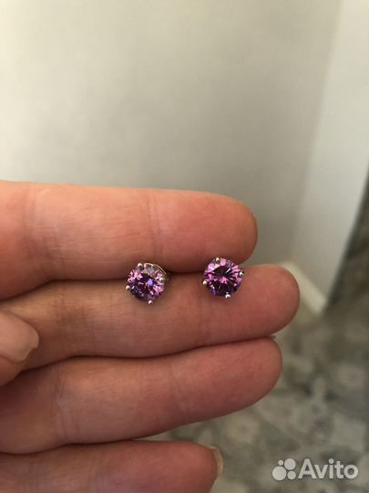 Серьги пусеты Swarovsky сиреневый камень