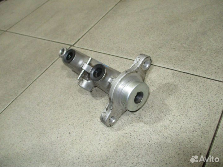 Цилиндр тормозной главный Mitsubishi Lancer 9