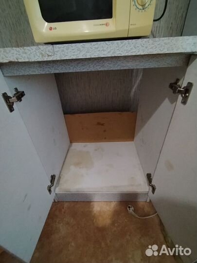 Прямой кухонный гарнитур б/у