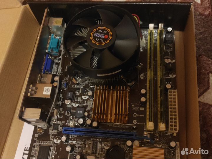 Q9300 4 Core / Lga775 / 4 Gb DDR2