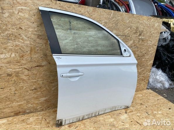 Стекло двери передней правой Мицубиси Аутлендер 3