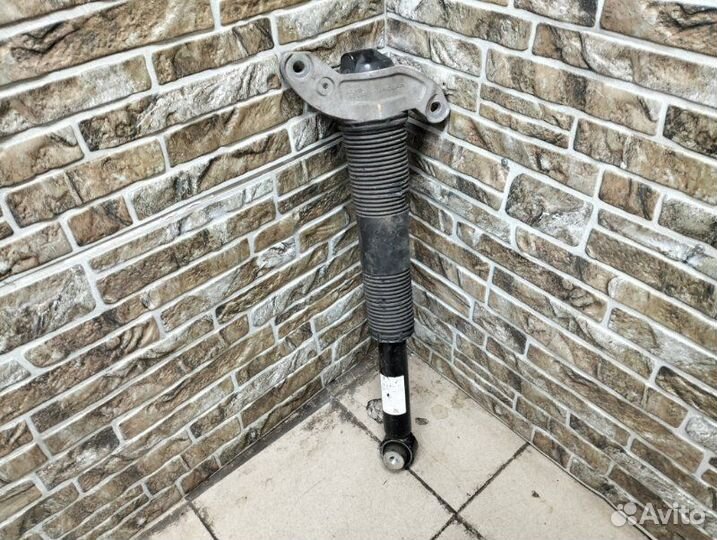Амортизатор подвески задний правый Land Rover