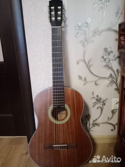 Продам гитару