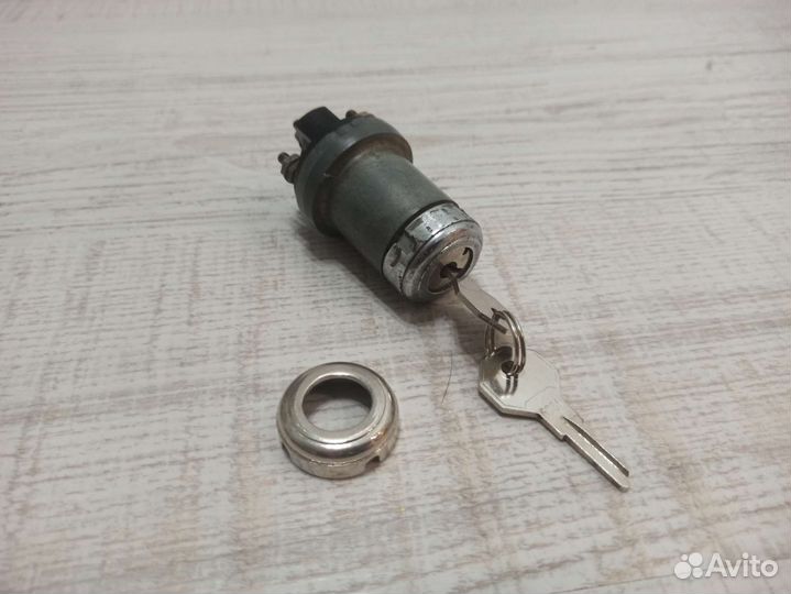 Замок зажигания с хром гайкой заз 965