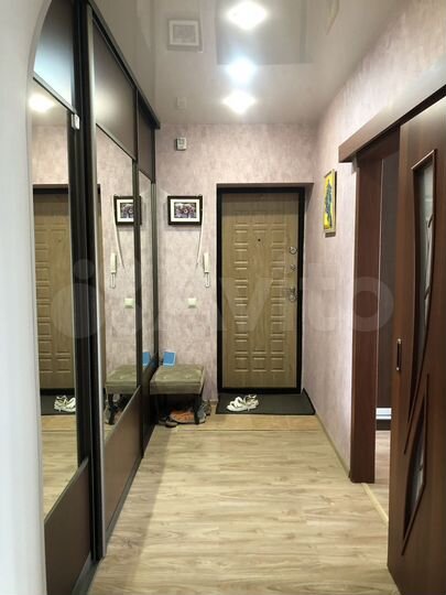 2-к. квартира, 71 м², 3/6 эт.