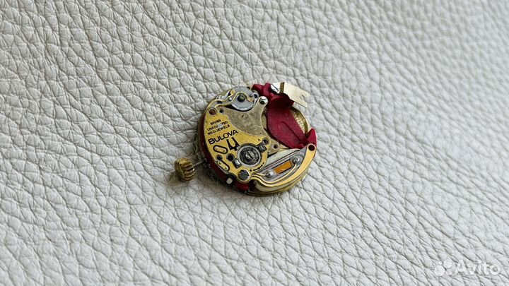 Механизм от мужских часов Bulova Кварц Винтаж