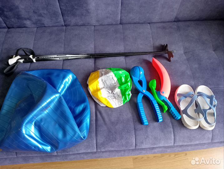 Банки, сумка, утюги, снежколепы, мячи