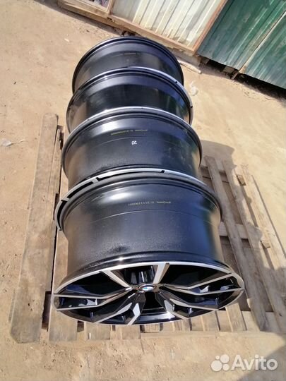 Диски литые R22 от BMW X7 M50D G07 755M стиль