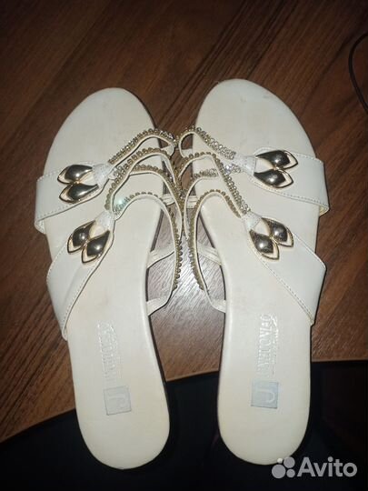 Шлёпанцы босоножки
