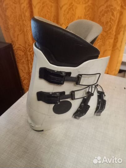 Комплект горнолыжные ботинки женские и лыжи