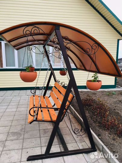 Садовые качели новые