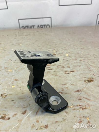 Петля двери задняя левая Bmw 5 G30 2.0 2021