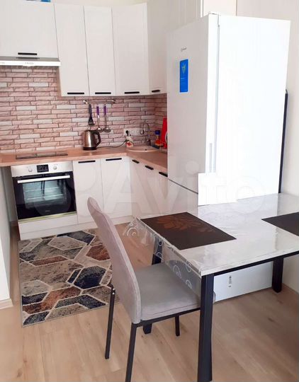 2-к. квартира, 42 м², 8/16 эт.