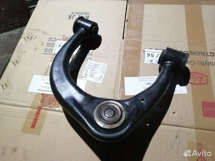 Рычаг передний верхний левый Toyota LC Prado 120