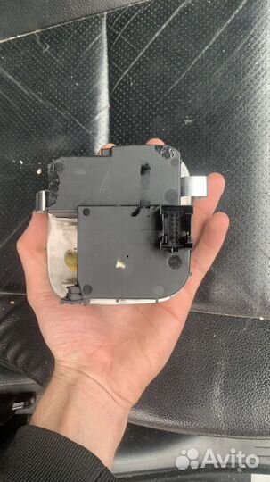 Регулятор света фар на Mercedes Benz w203