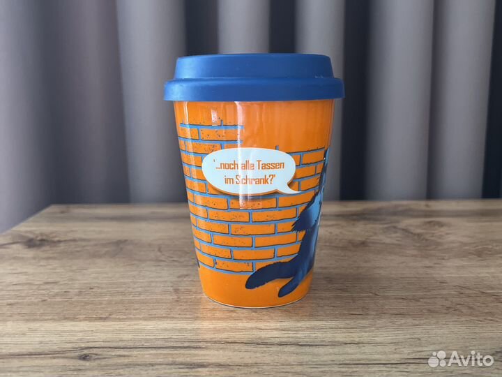 Новый фарфоровый стакан с крышкой