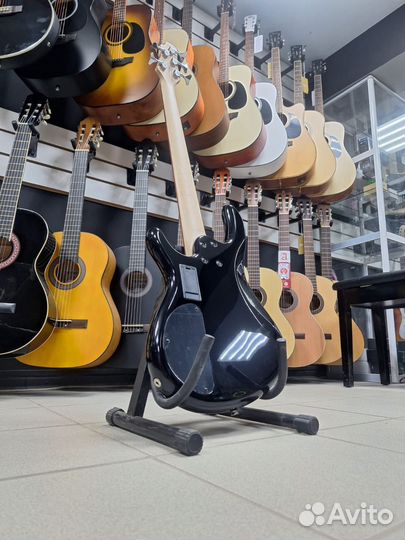 Бас-гитара 5 струн Новая