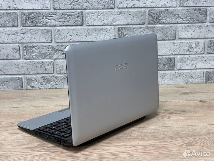 Нетбук: Asus eee PC 1215N