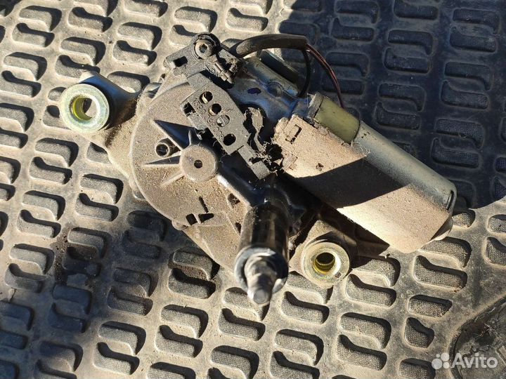 Задний моторчик стеклоочистителя Фольксваген